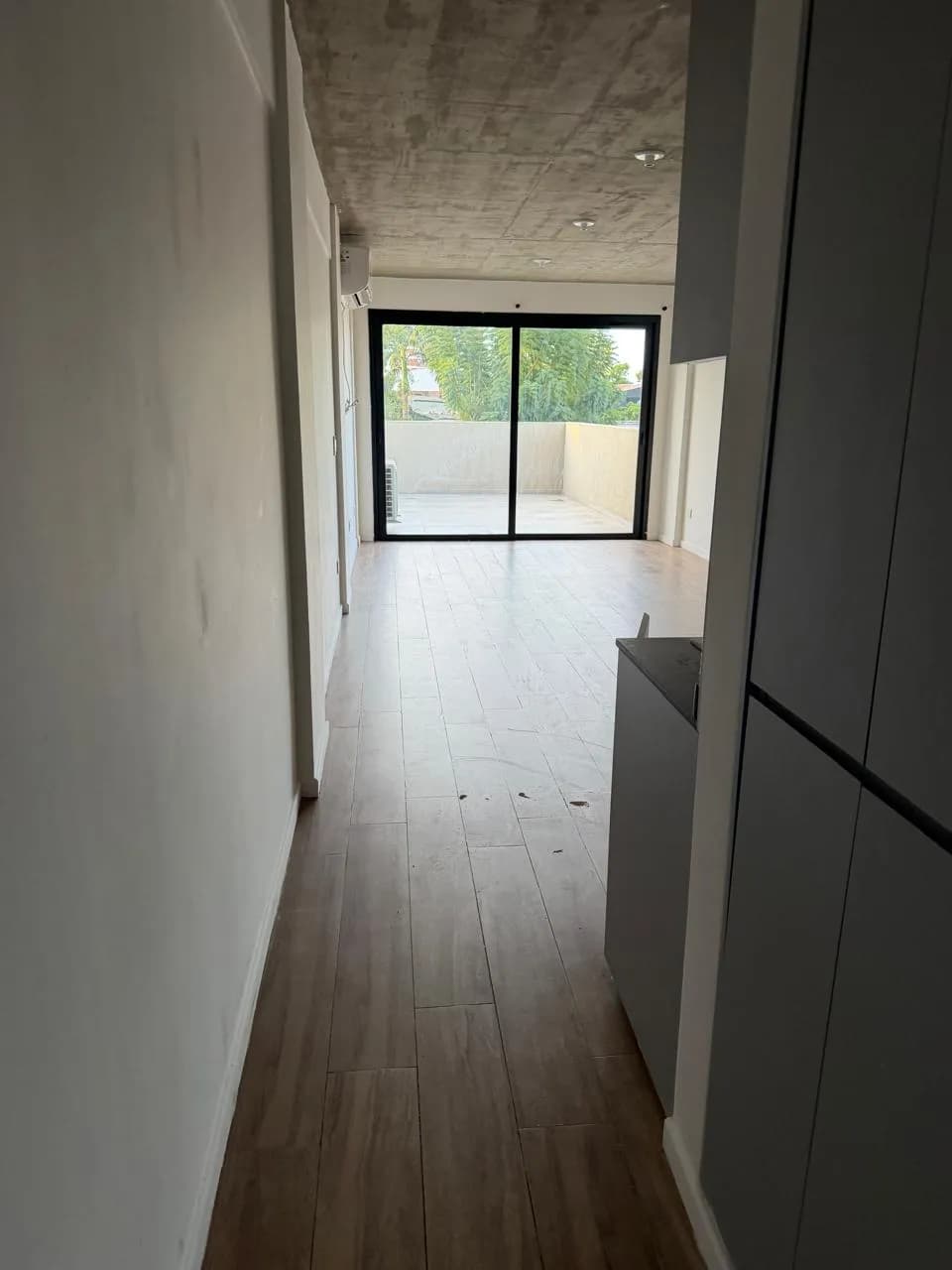 Departamento moderno y luminoso con balcón