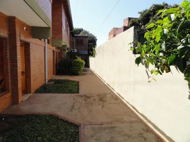 Pasillo exterior de una propiedad