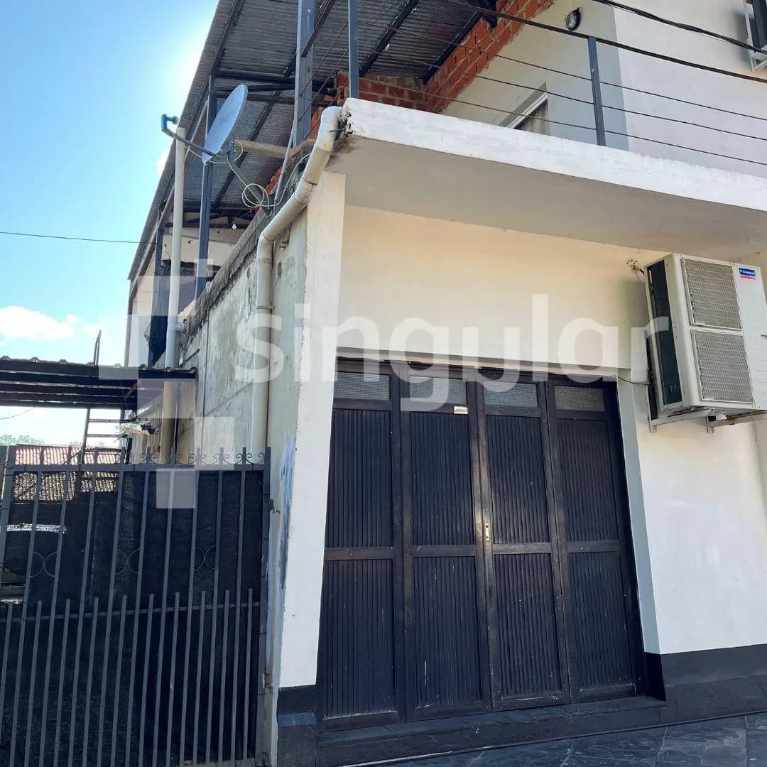 Propiedad con Locales, departamentos y casa EN VENTA en Ituzaingó - Corrientes