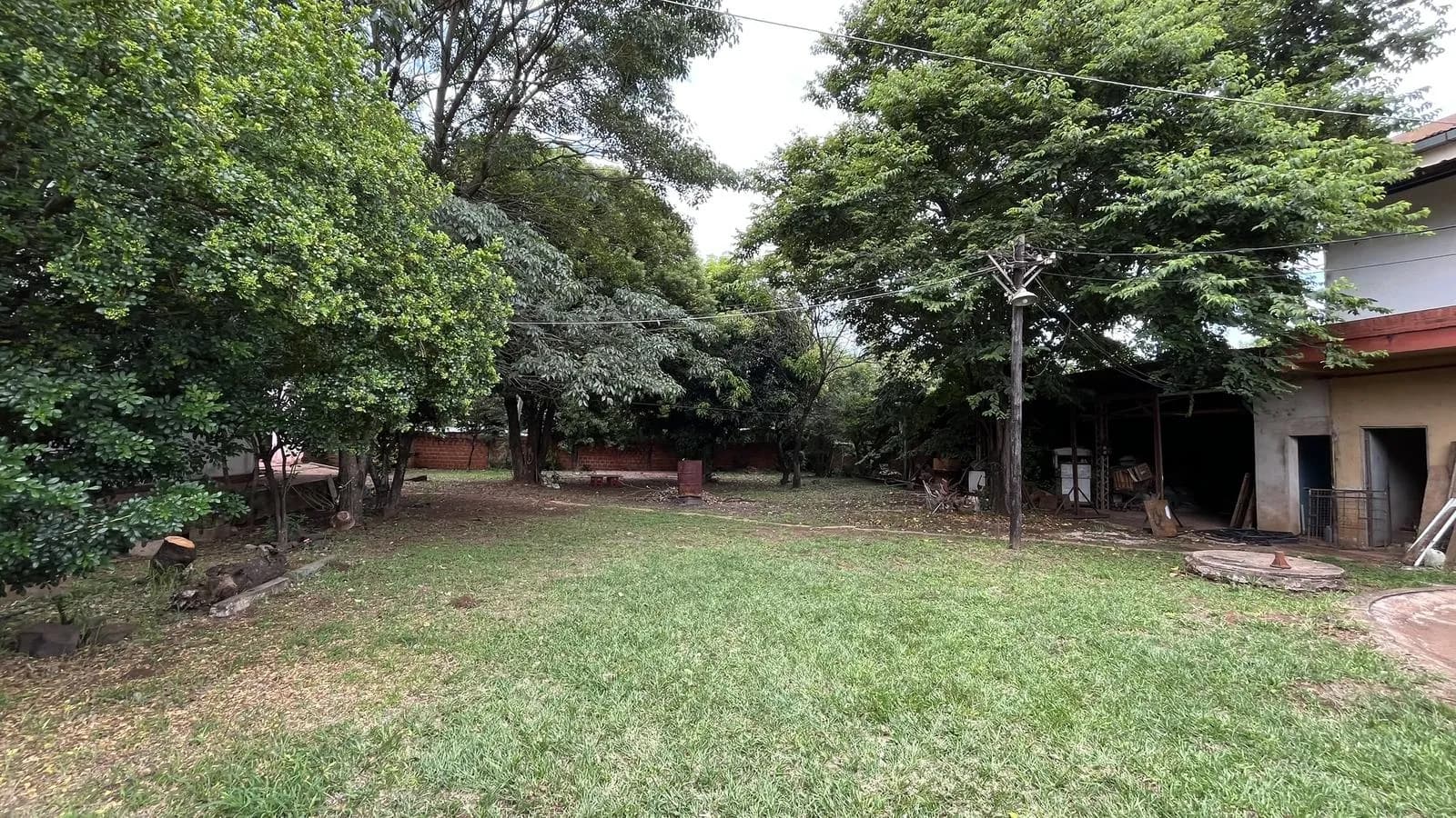 Galpón más Departamentos en Venta
