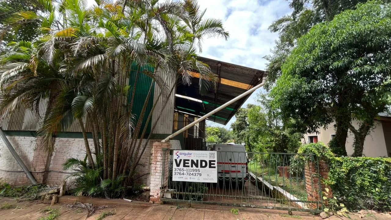 Terreno con construcción