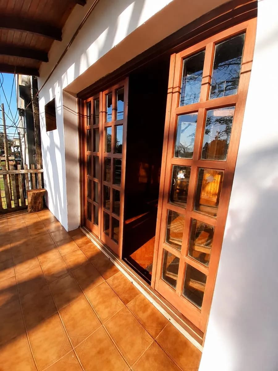 Casa con local comercial en venta