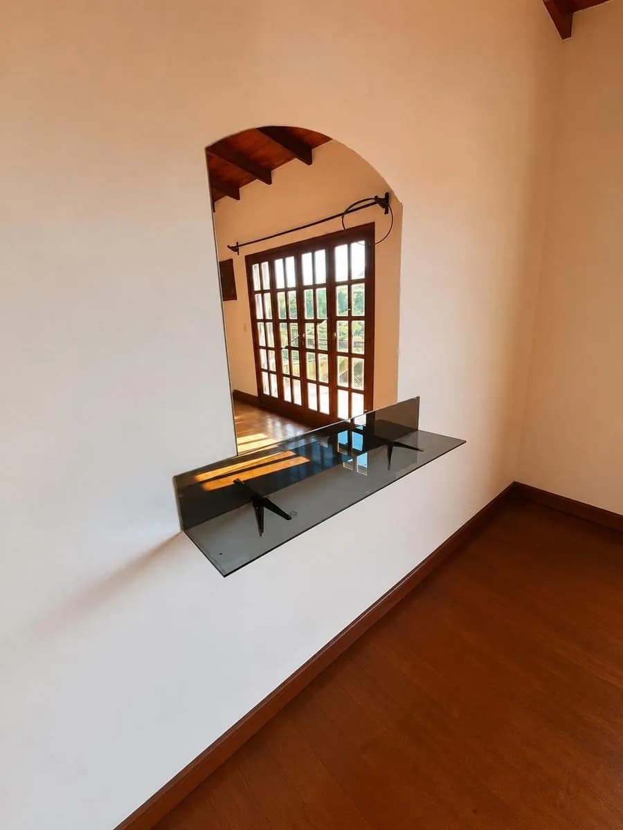 Casa con local comercial en venta