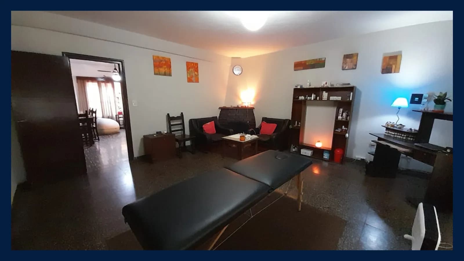 Amplia sala acondicionada como consultorio