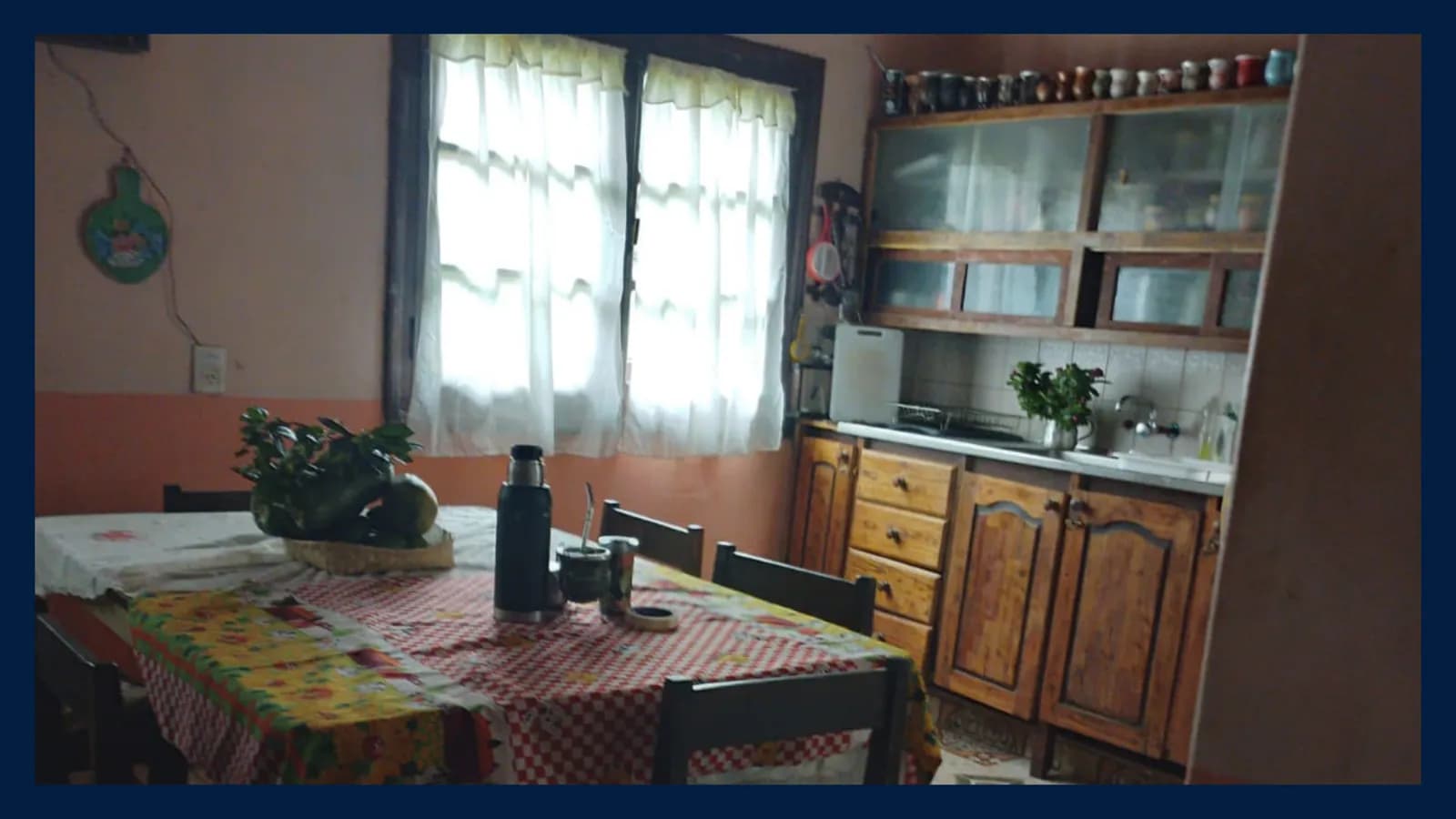 Cocina comedor rústica de madera