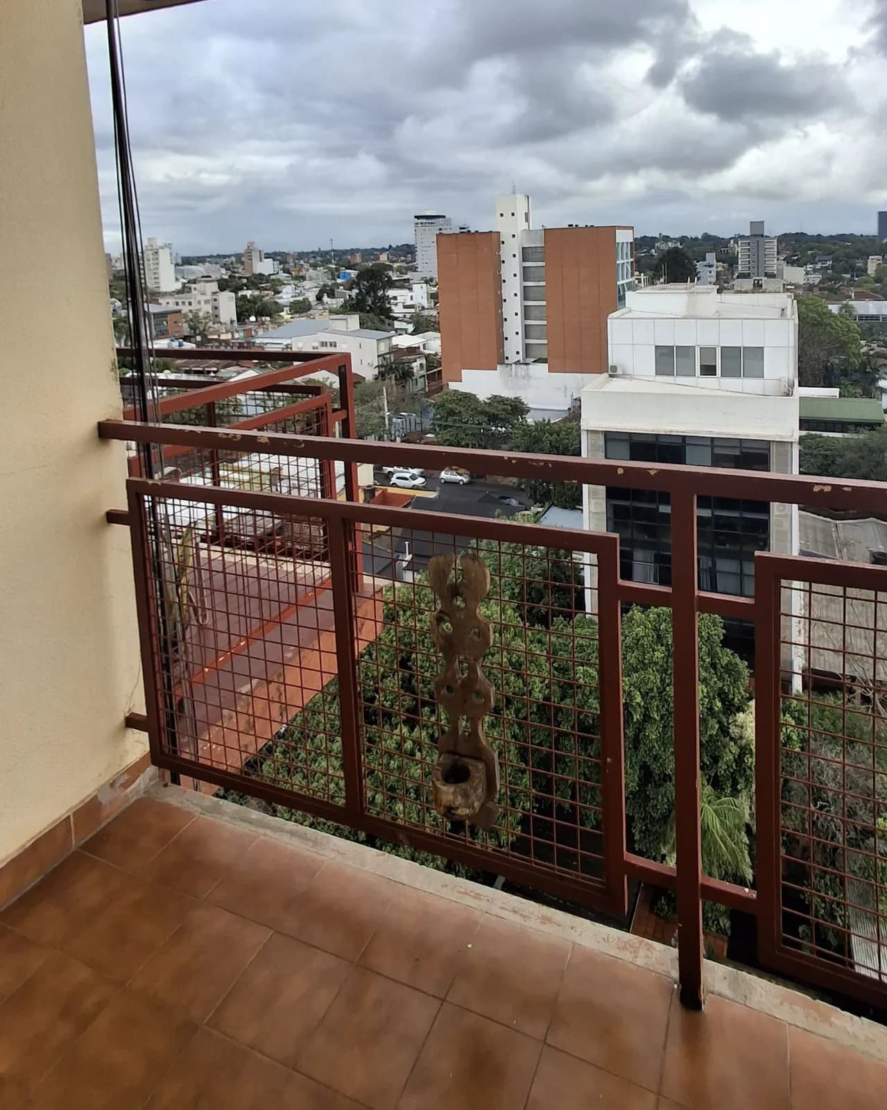 Balcón con vista a la ciudad