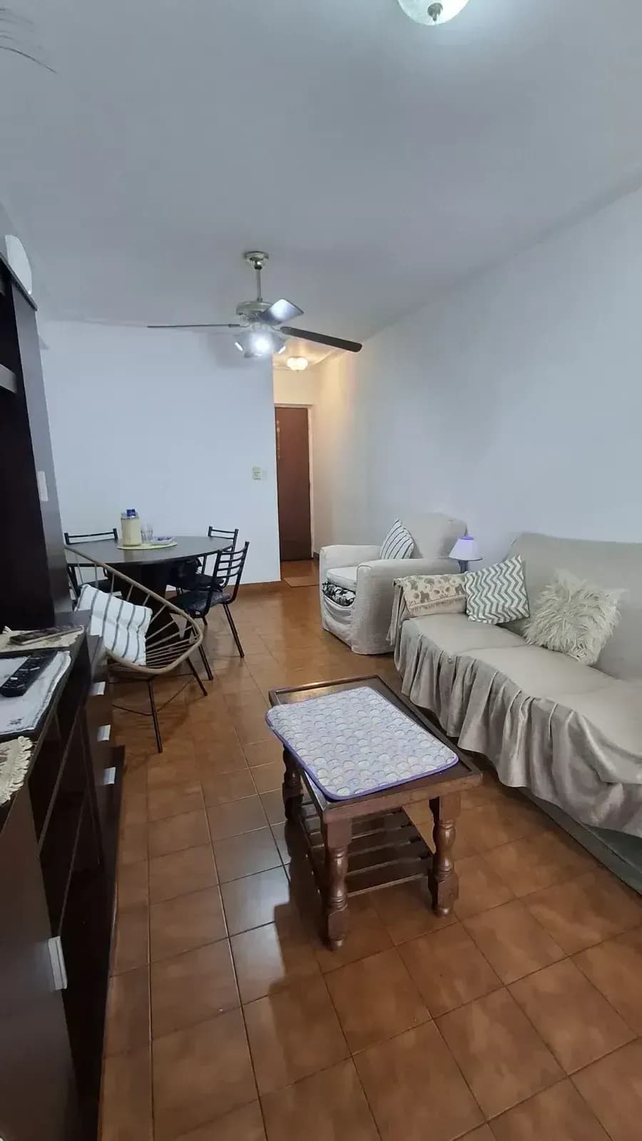 Amplio living comedor amueblado