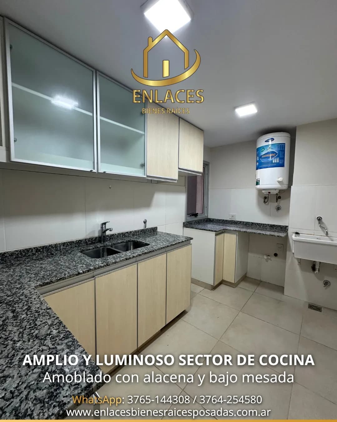 Amplia cocina amoblada y luminosa