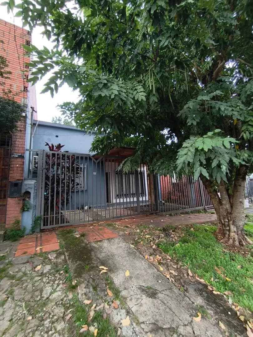 CASA A RECICLAR EN VILLA URQUIZA // Posadas