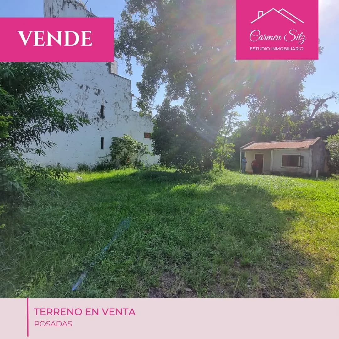 Terreno en venta con abundante vegetación
