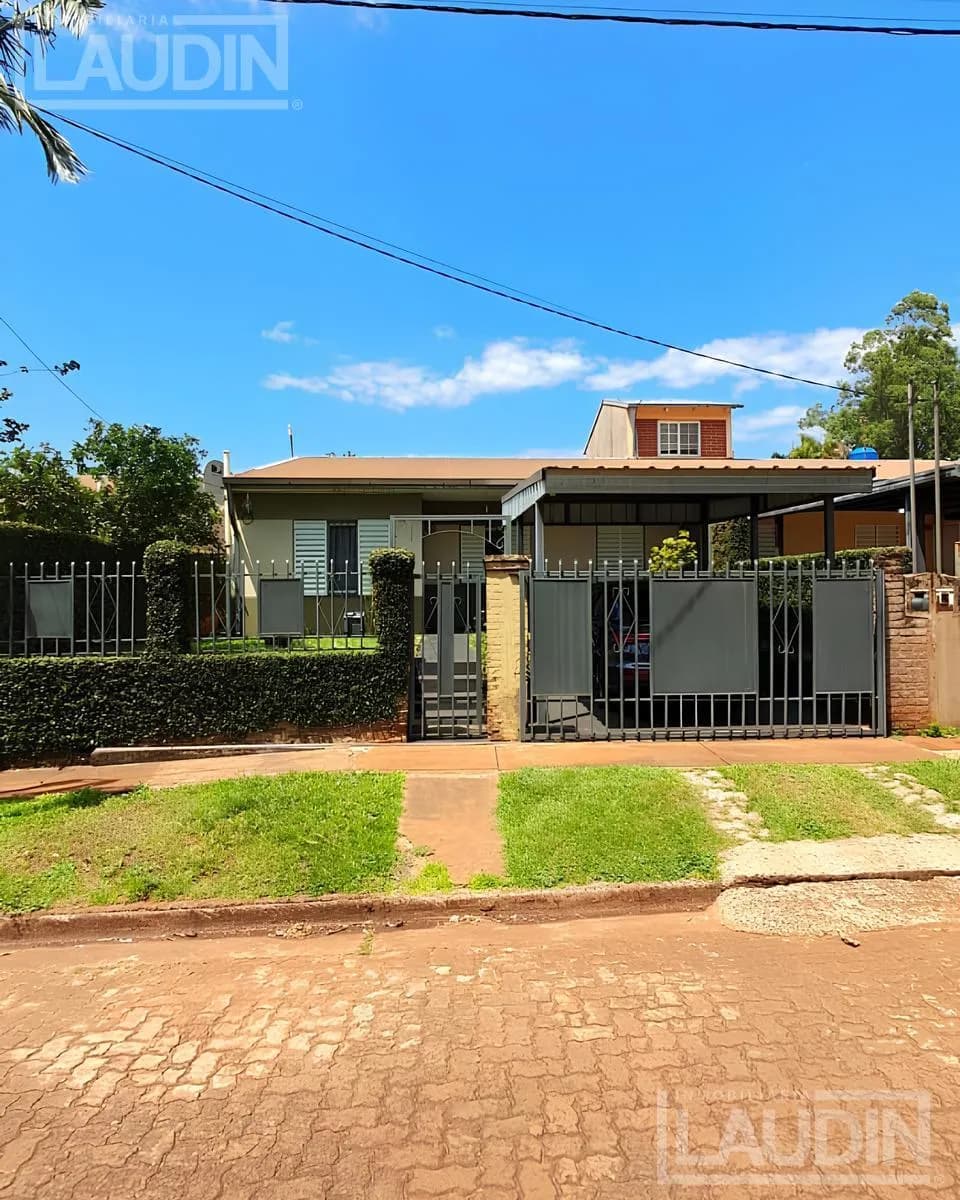 Se Alquila Casa en B° Santa Helena - Garupa
