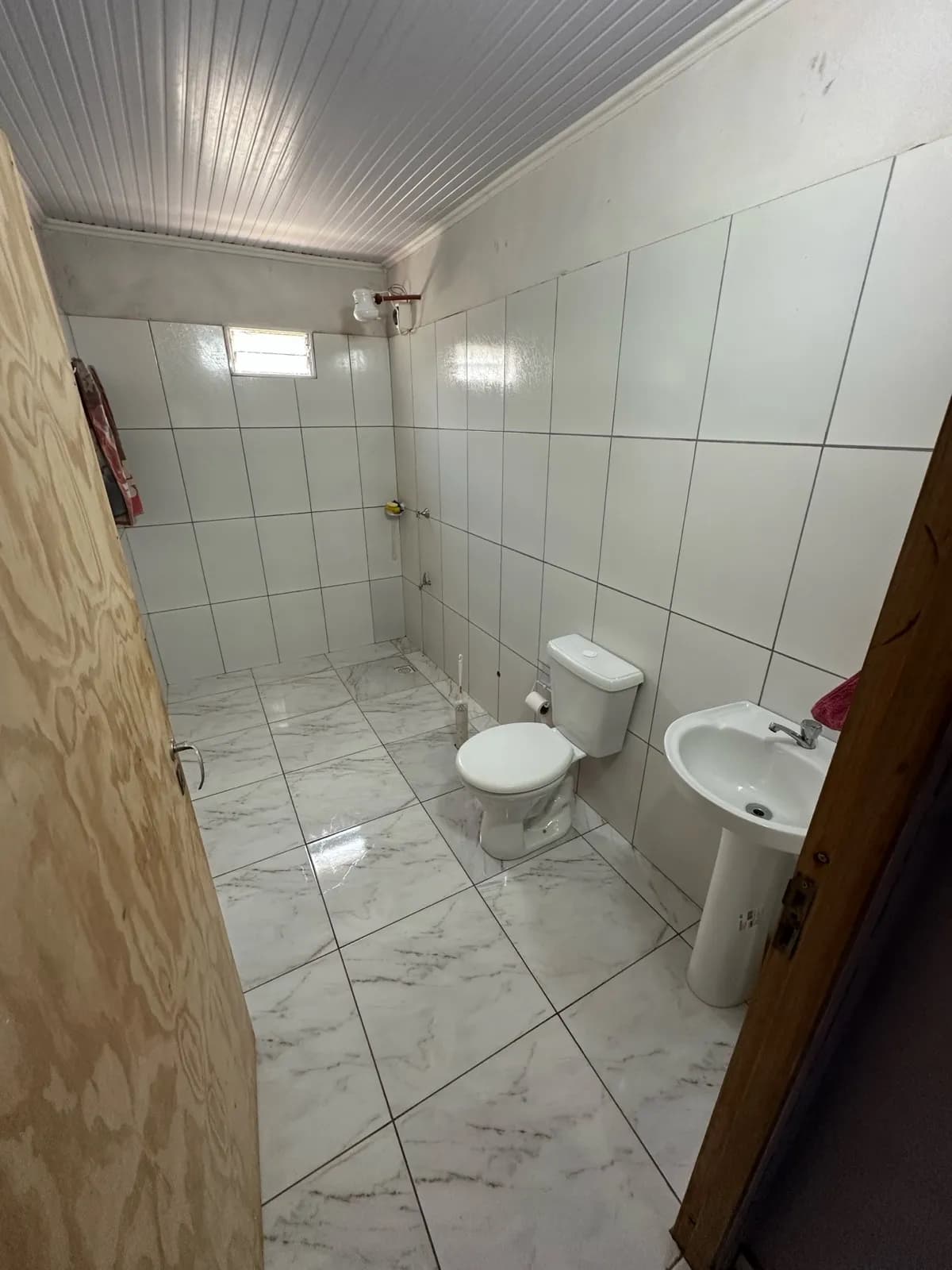 En Venta Casa de 2 dormitorios con altillo y balcon en Barrio Payma, San Vicente, Misiones