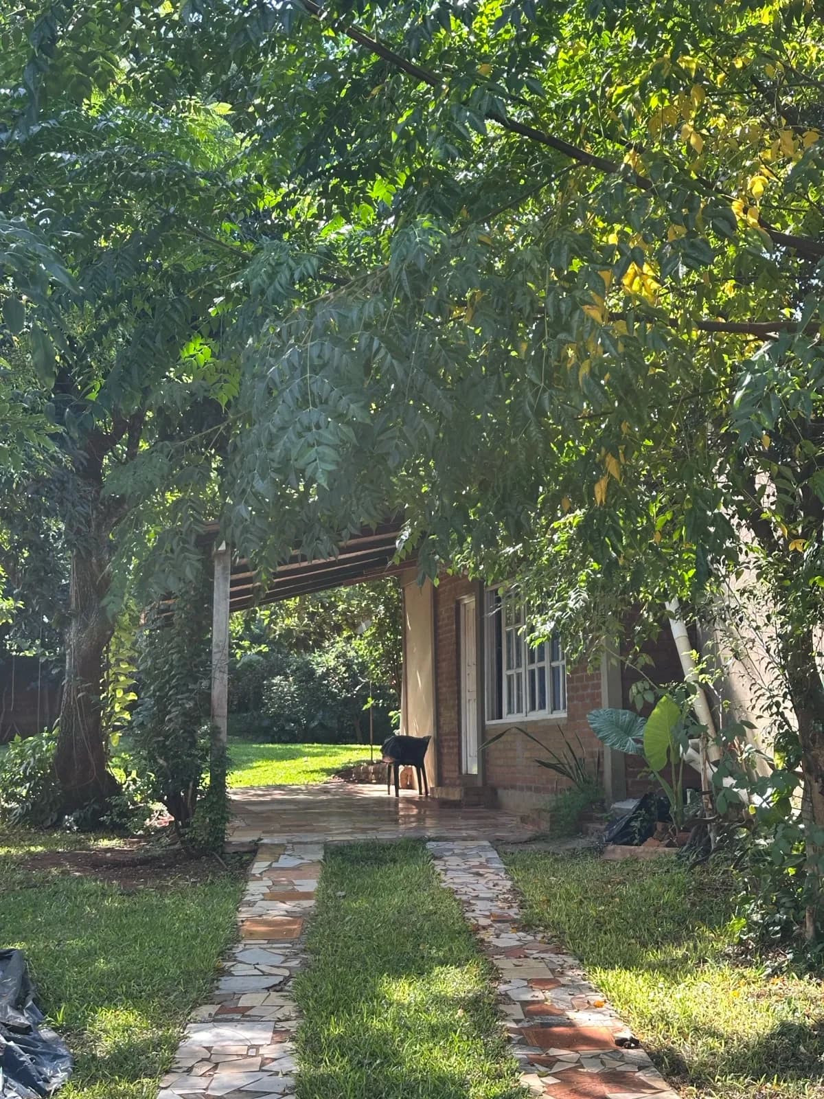 En Venta propiedad con Casa y Depto. entre Av. Tejeda y Av. Libertador, San Vicente, Misiones