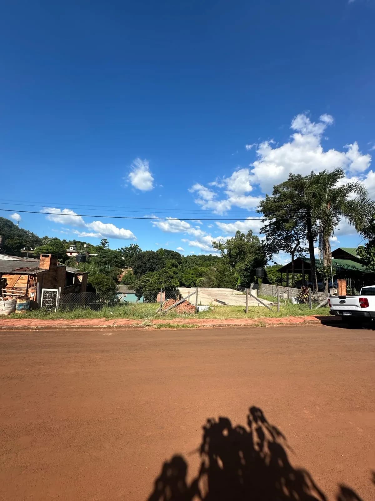 En Venta terreno de 19m x 29m con Base para Casa en el centro de Dos de Mayo, Misiones