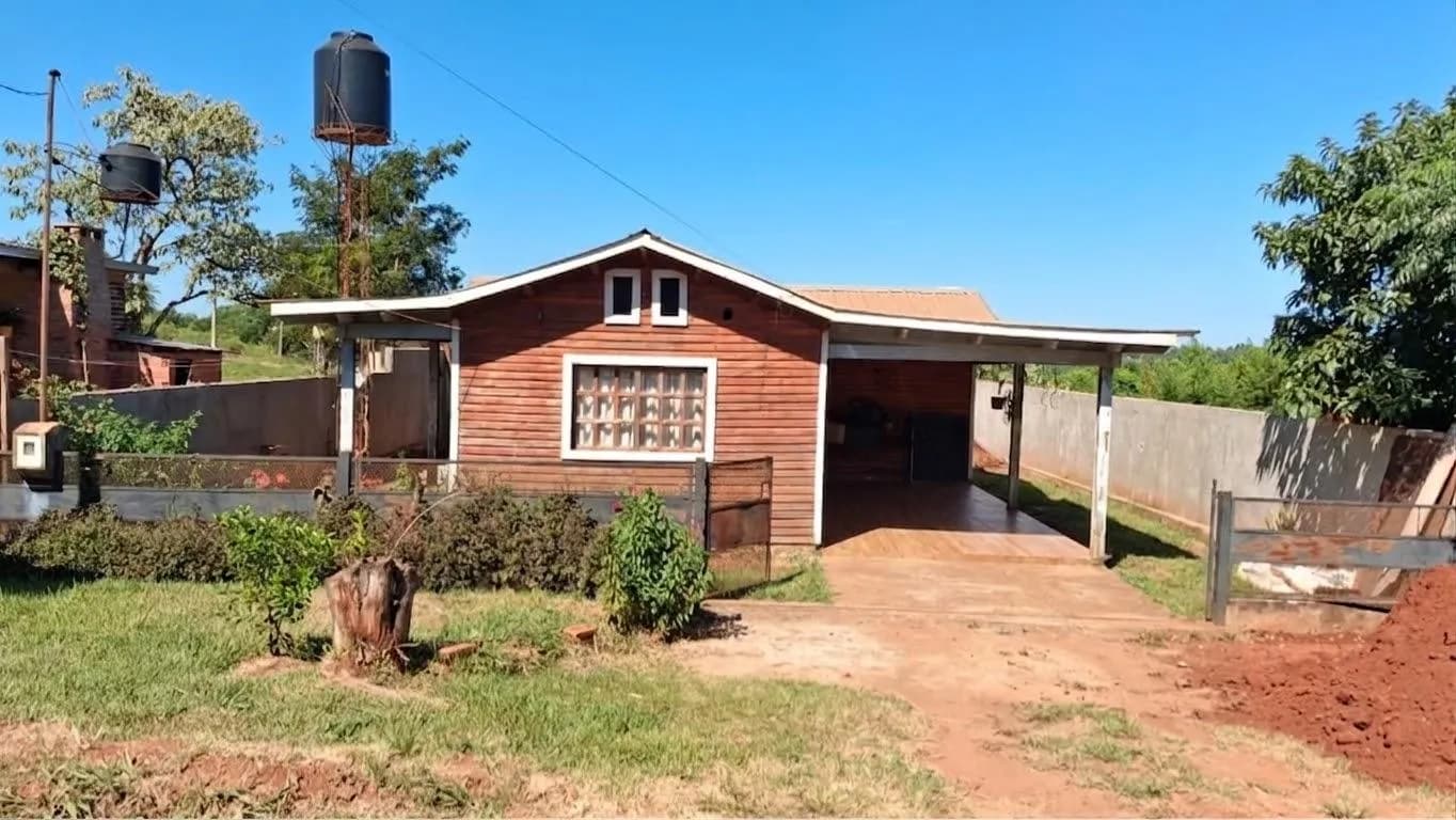En Venta Casa de 2 dormitorios a reciclar con Quincho Nuevo en San Vicente, Misiones