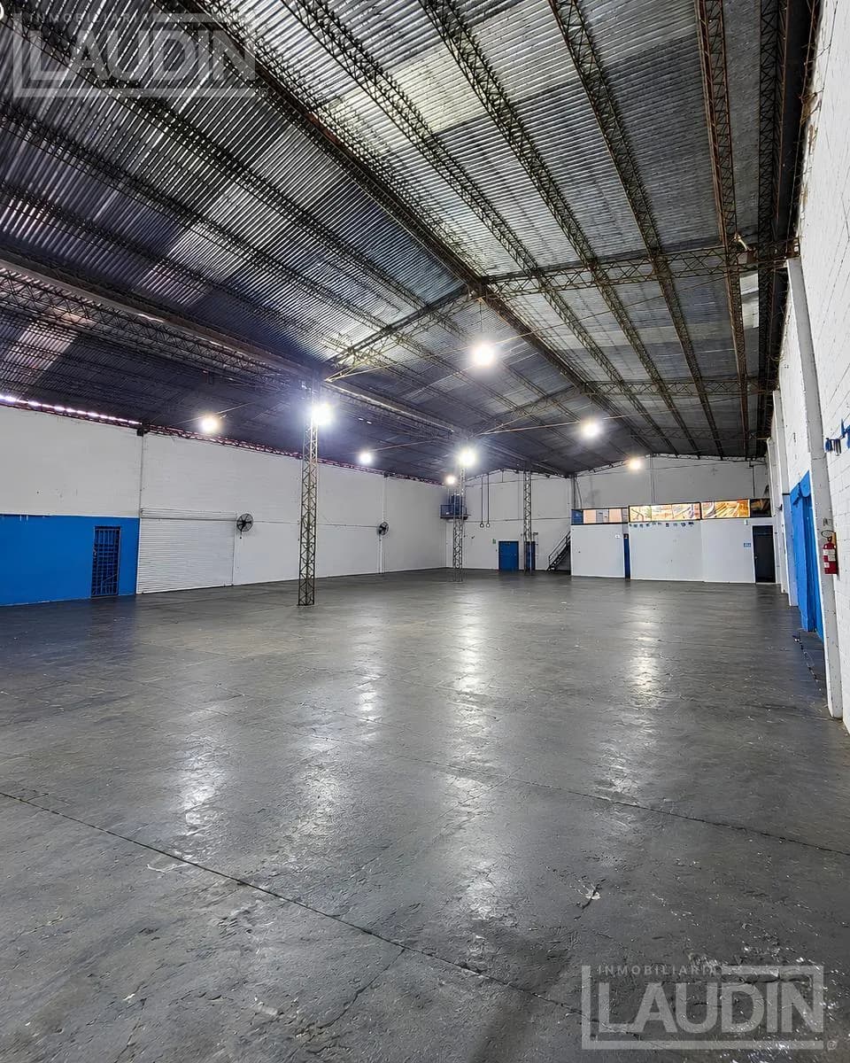 Se Alquila/Vende importante propiedad con deposito sobre Ruta N 12