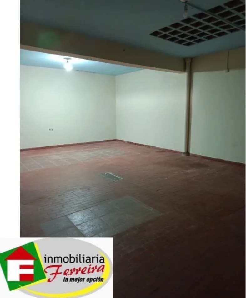 Amplio local comercial desocupado