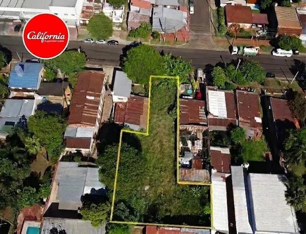 Vista aérea de terreno delimitado