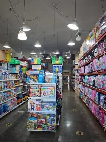 Interior de tienda de juguetes