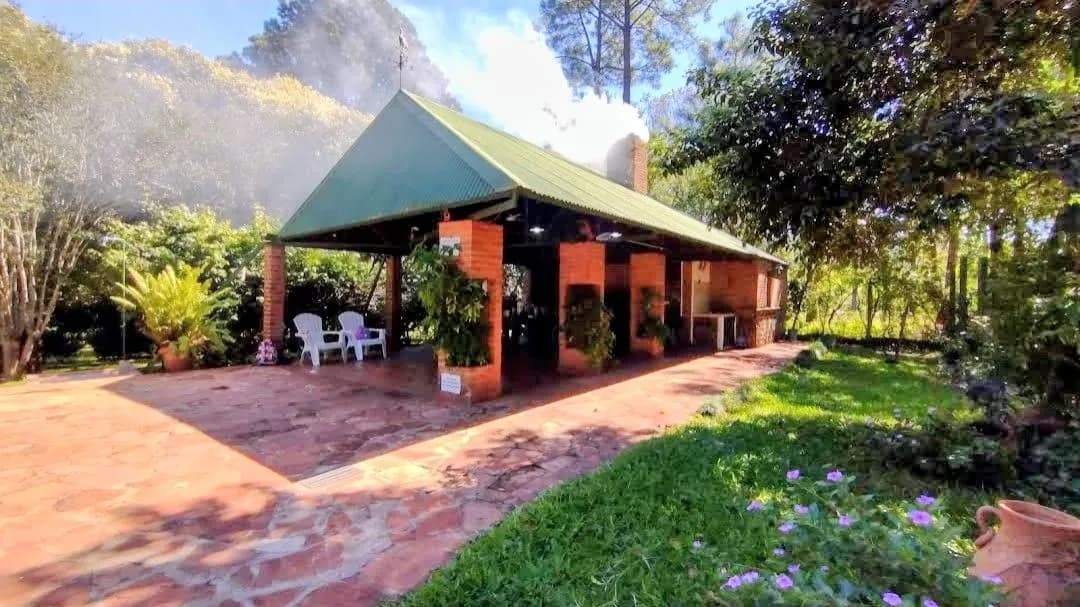 EN VENTA HERMOSA CASAQUINTA EN GARUPÁ