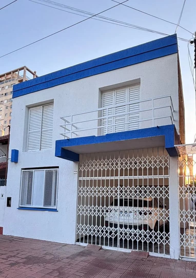 Casa en alquiler 3 dormitorios , 2 baños