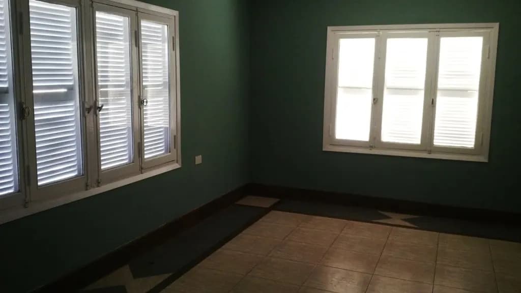 EN VENTA LOTE CON VIVIENDA EN ESQUINA EN BARRIO VILLA SARITA