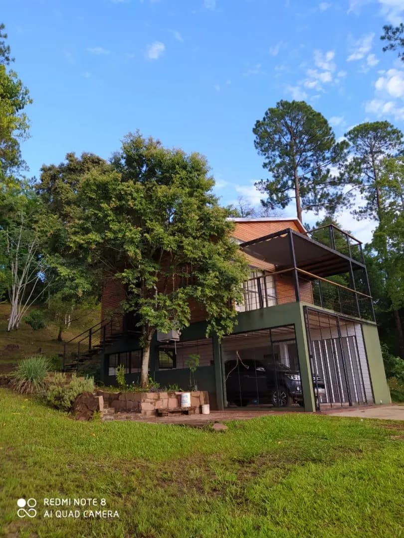 Terreno con casa en Cueva del Teyú