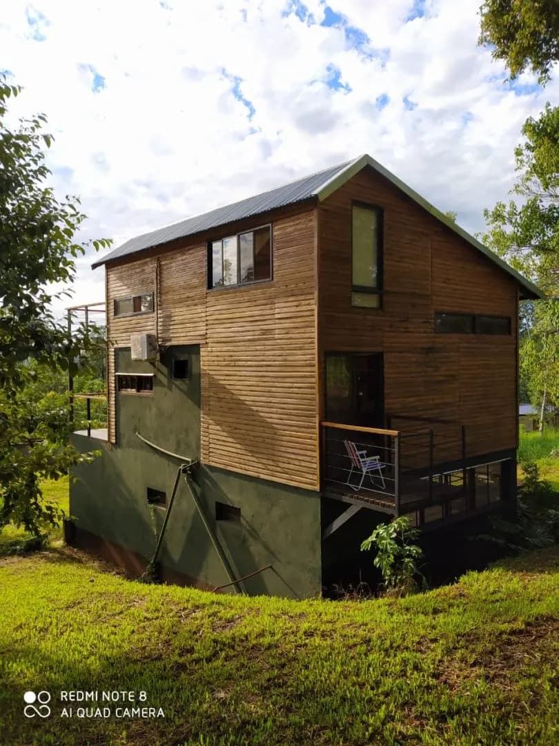 Terreno con casa en Cueva del Teyú