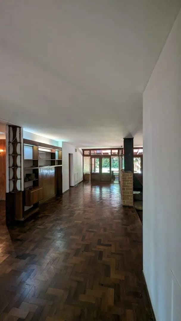 En alquiler importante casa de 4 dormitorios