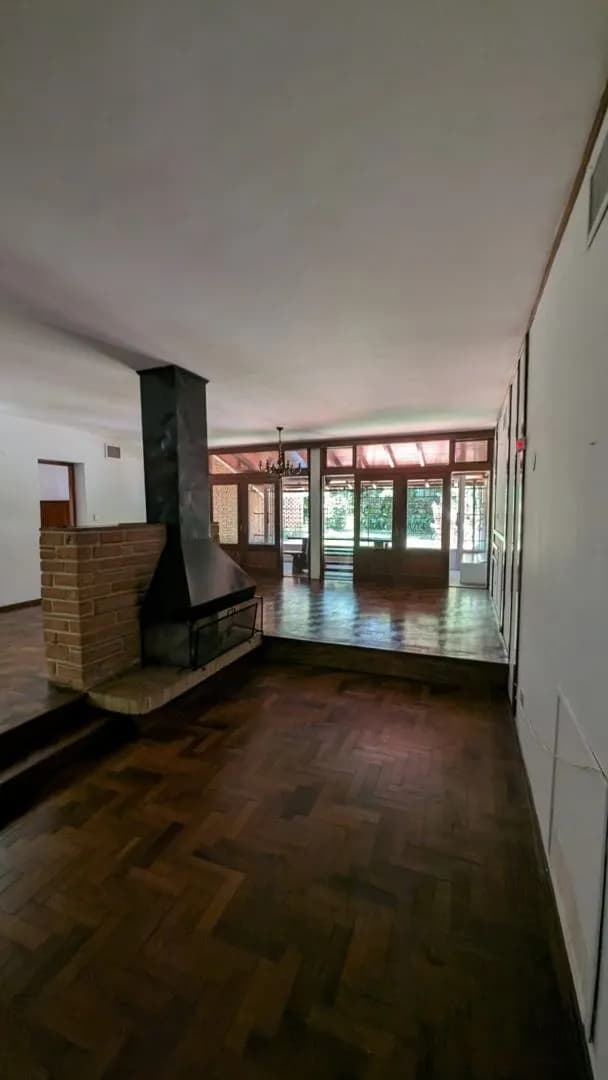En alquiler importante casa de 4 dormitorios