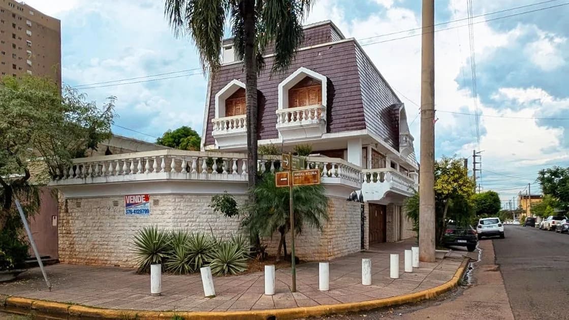 CASA ESTILO FRANCES EN VENTA - BARRIO DE VILLA SARITA