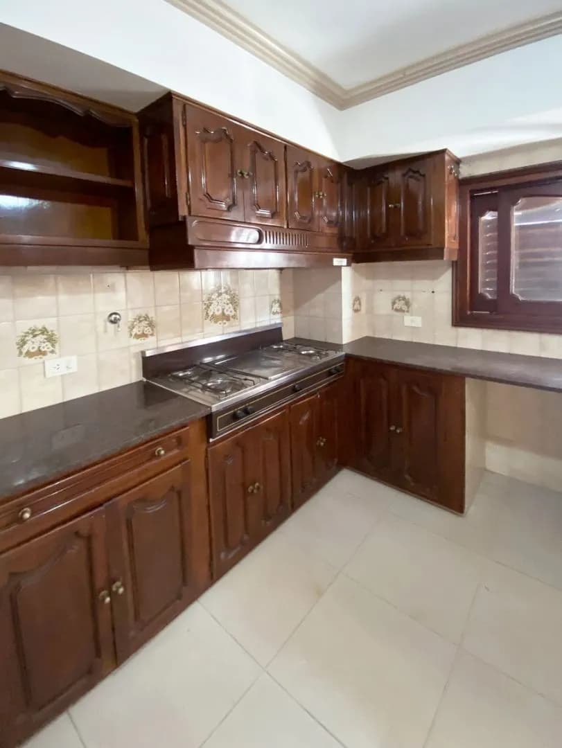 CASA ESTILO FRANCES EN VENTA - BARRIO DE VILLA SARITA
