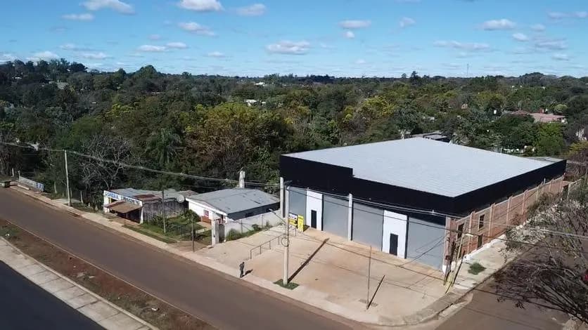 Moderno y amplio galpón comercial