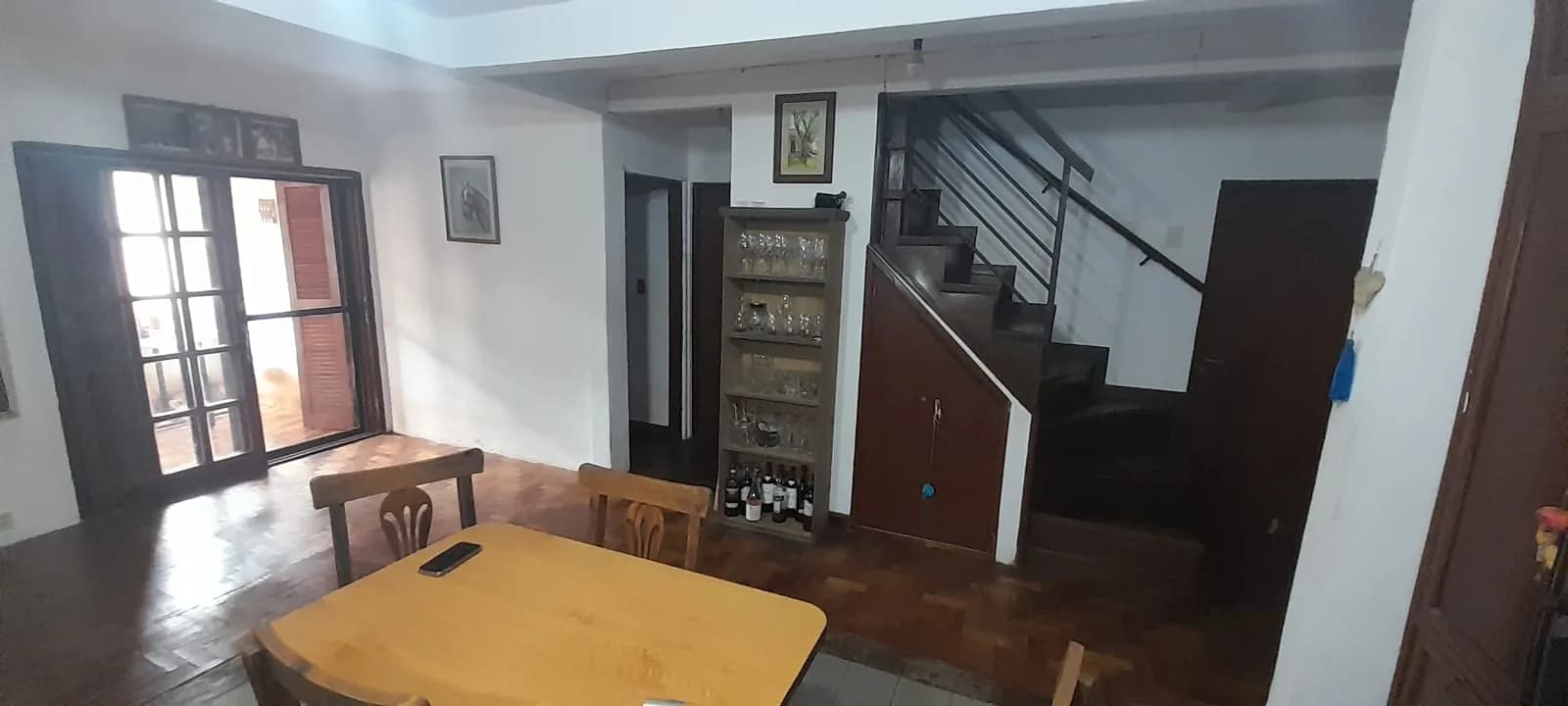 Casa familiar en venta con departamento independiente y patio, Posadas