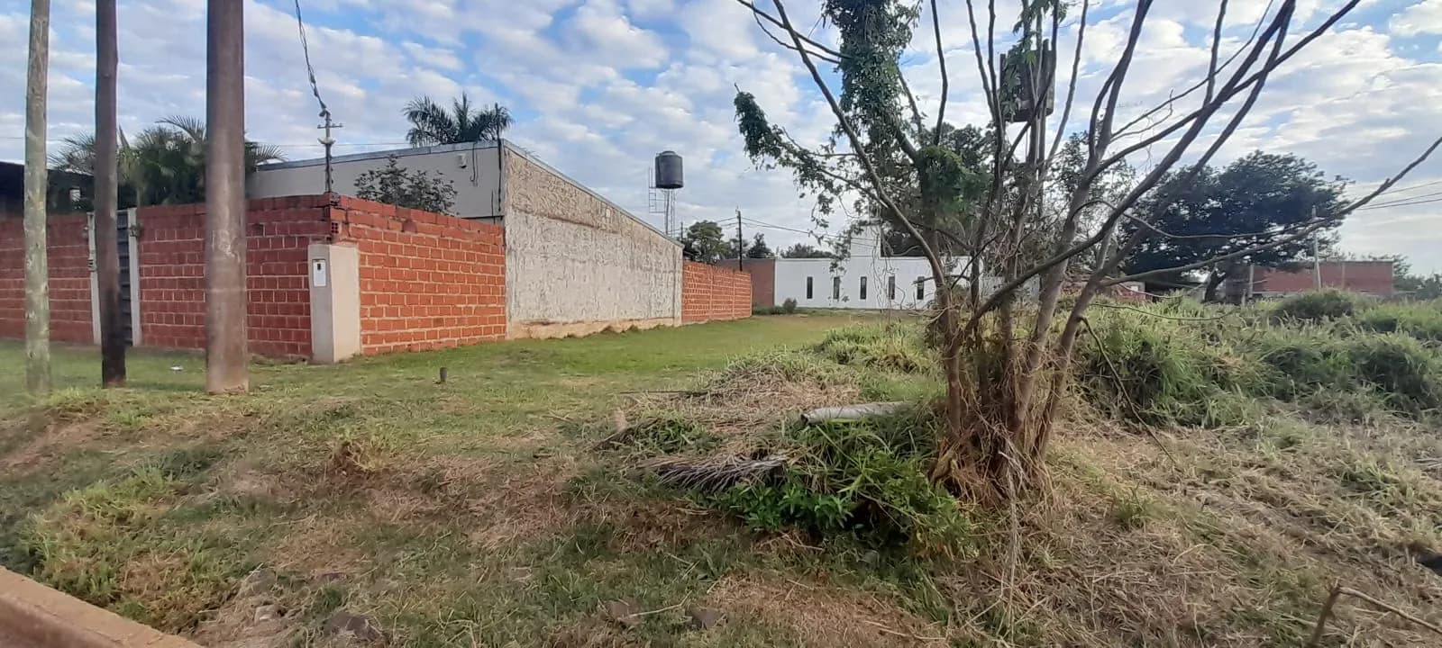 Lote sobre Avenida Venezuela a metros del ChangoMas