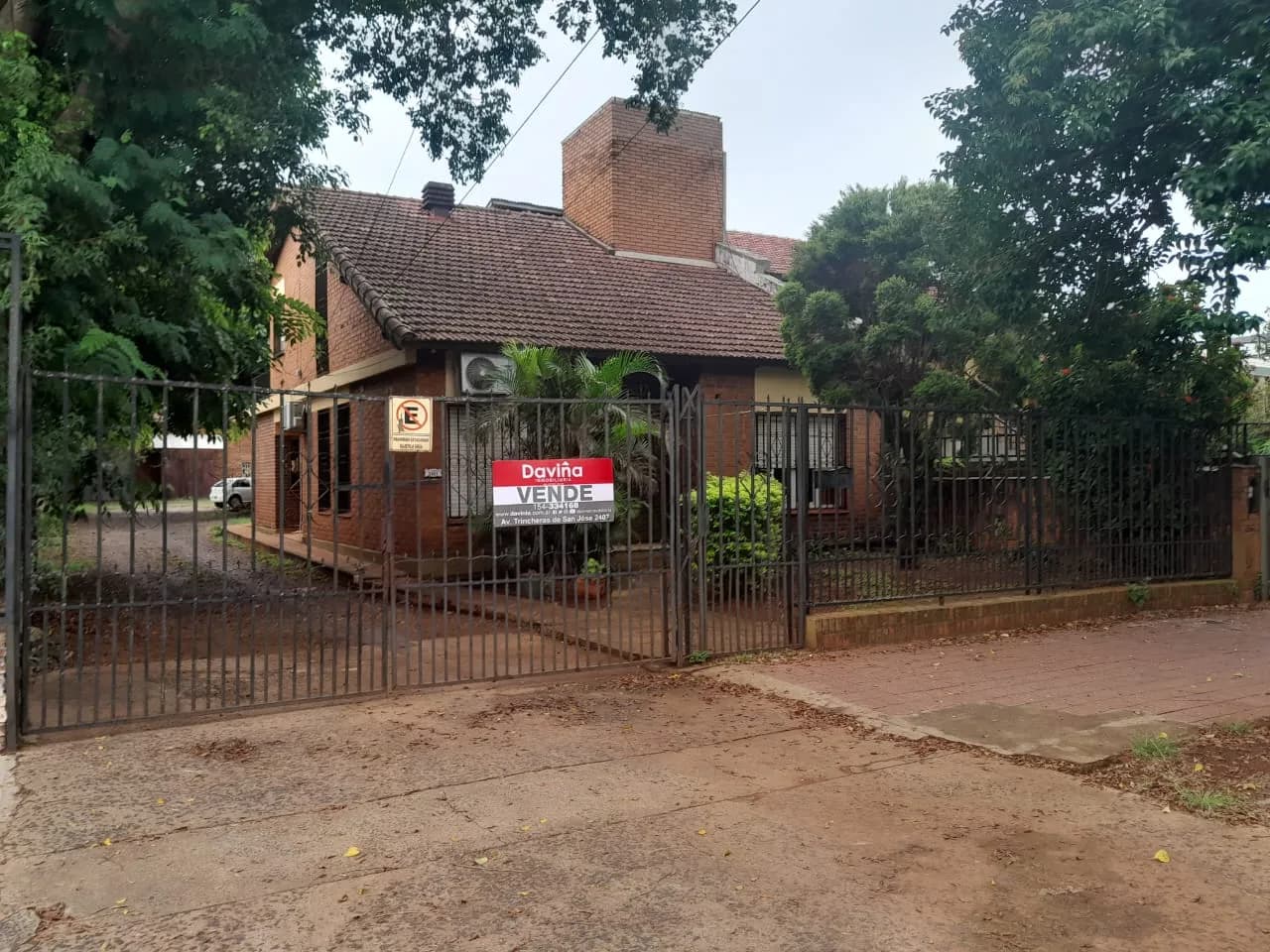 Casa de amplias dimensiones sobre Avenida Lavalle 3167