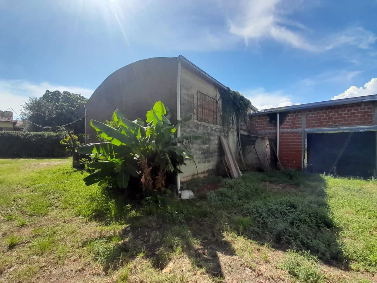 Casa de amplias dimensiones sobre Avenida Lavalle 3167
