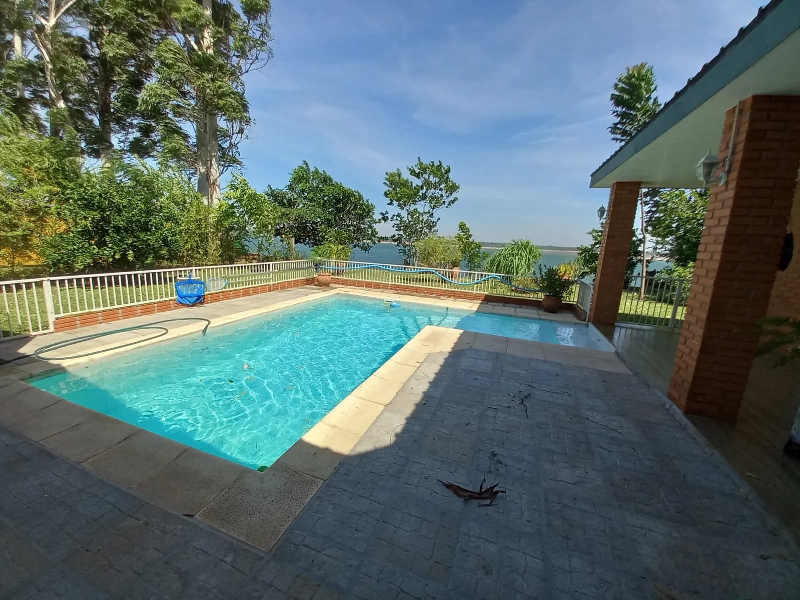 Casa en primera línea de playa. Puerto San Gara Boating Club Ituzaingó