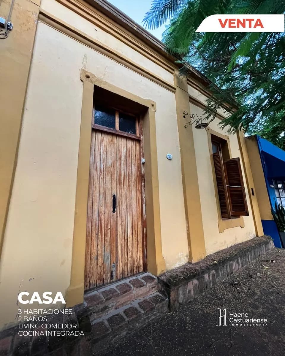 Casa con Local a la Calle y Departamentos en Venta