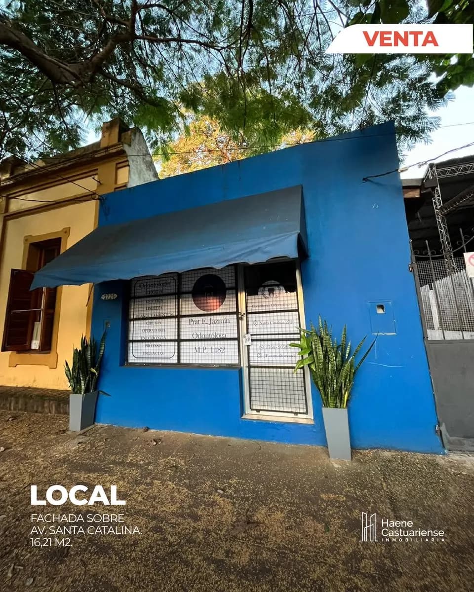 Casa con Local a la Calle y Departamentos en Venta