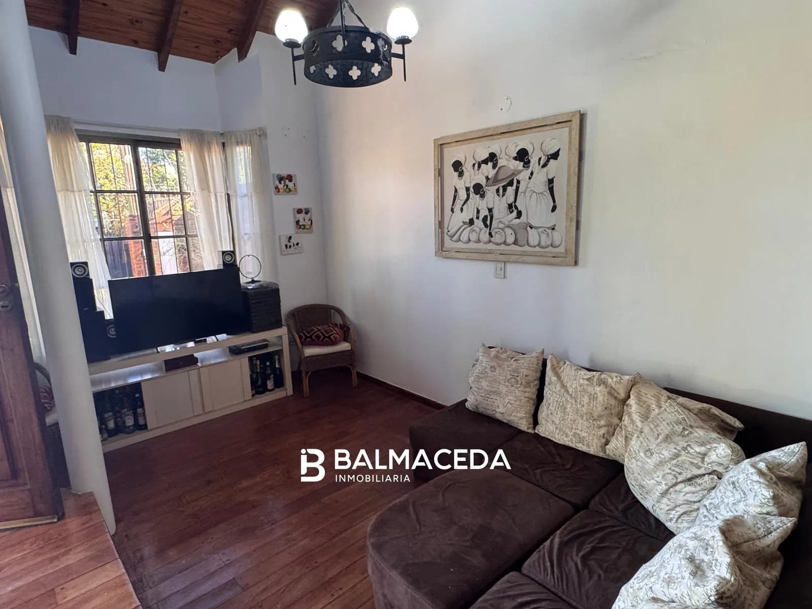 HERMOSA CASA DE 3 DORMITORIOS EN VENTA - BARRIO ALTA GRACIA