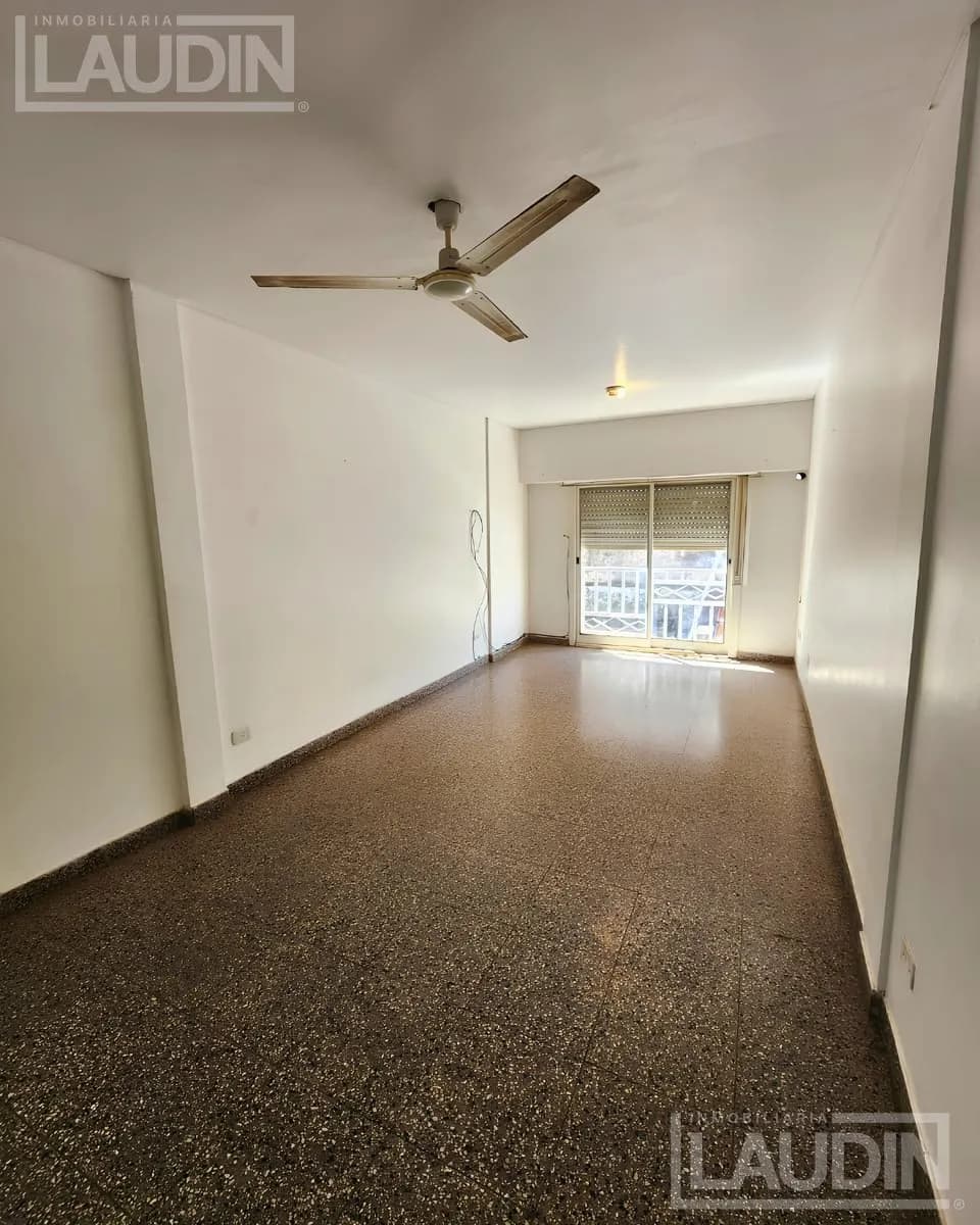 Se vende departamento centrico 2 dormitorios- Posadas