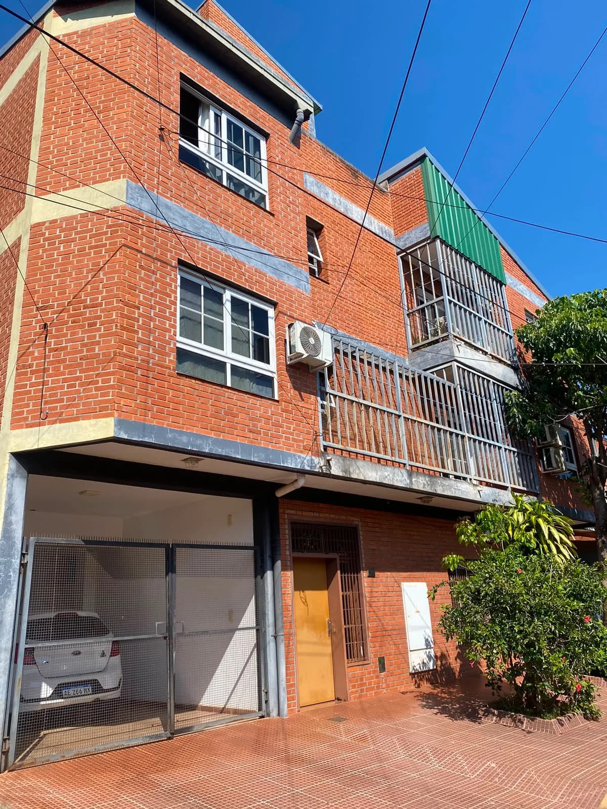 Alquila Departamento de 2 dormitorios Z/ San Martin y Brown