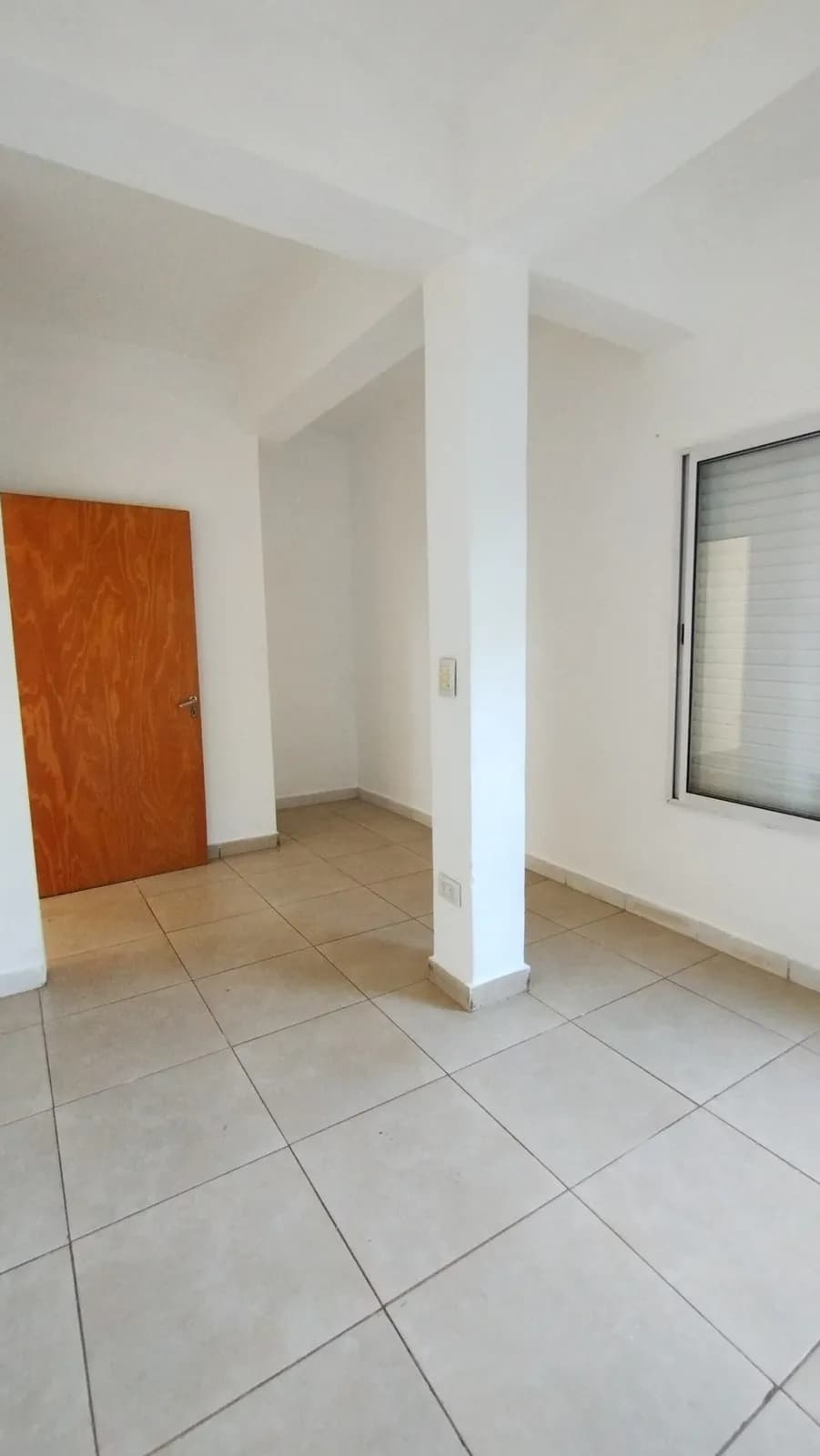 Alquila departamento de 1 dormitorio  sobre Av. Roque Perez