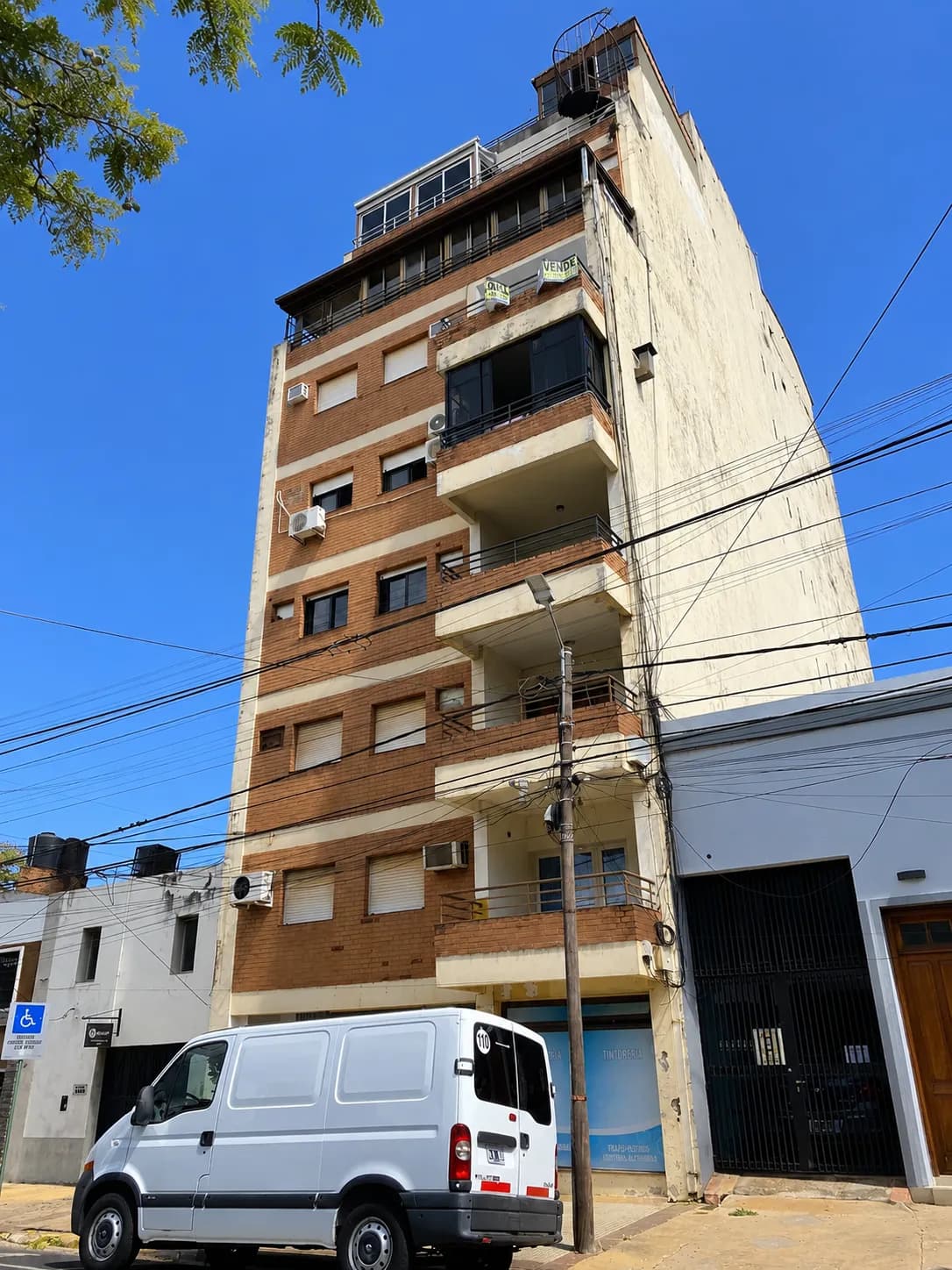 Vende Departamento de 2 Dormitorios sobre Calle Cordoba