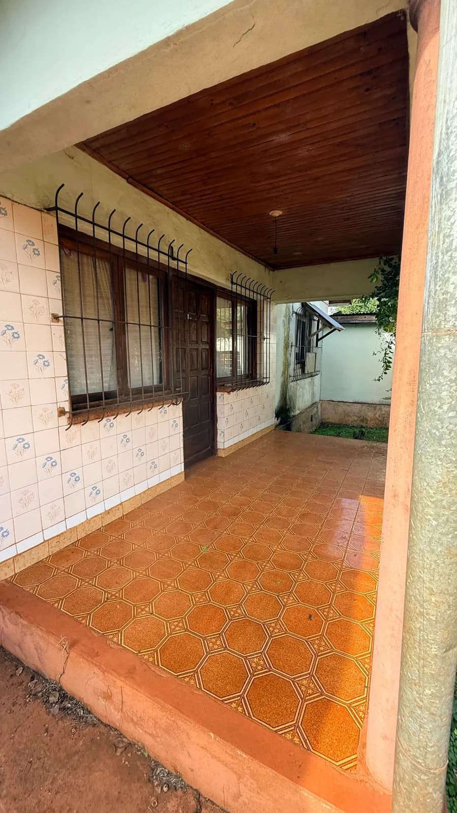 Vende Casa en Jardin America Misiones  a Metros de ruta 12 terreno de 640 m2