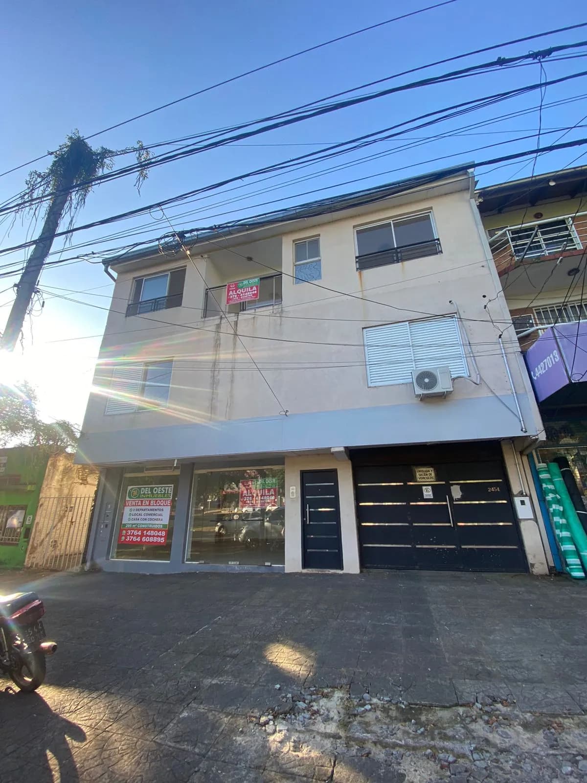 Vende Propiedad en  Bloque Sobre  Avenida Roque Perez
