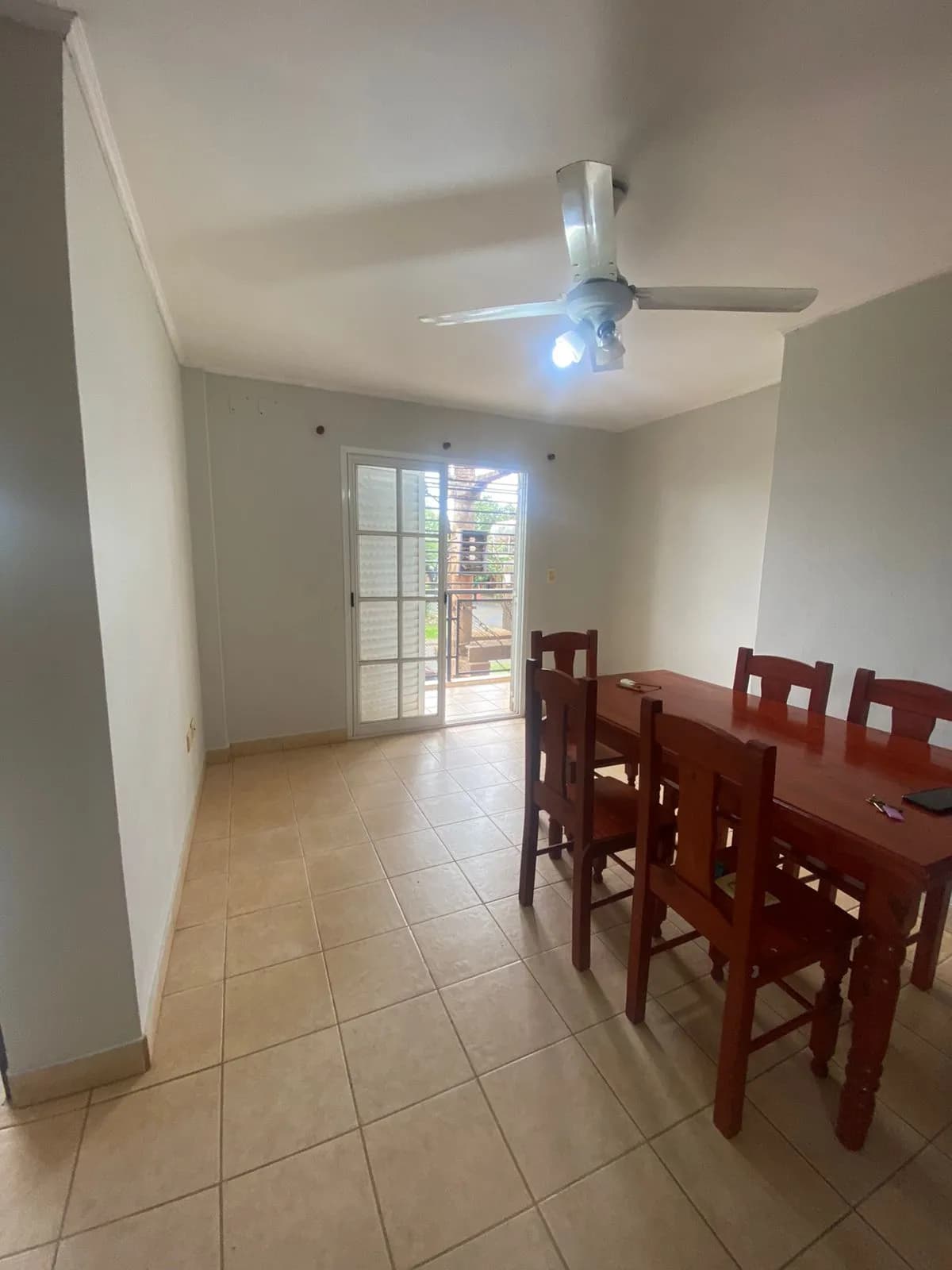 Departamento en Alquiler en  Zona Av. Chacabuco y Av. Aguado de 1 Dormitorio.