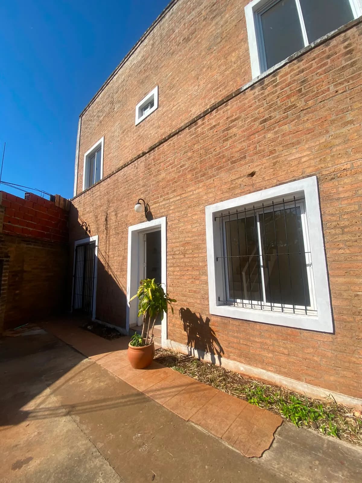 Alquila Duplex de 3 dormitorios en Bº Aguacates
