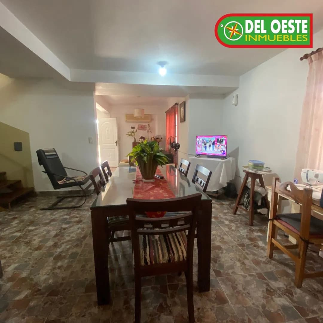 Casa tipo Duplex en Venta Z/ Jauretche y ituzaingo,3 dormitorios con quincho